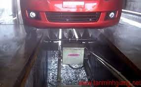 Hệ thống xịt rửa gầm ô tô tự động