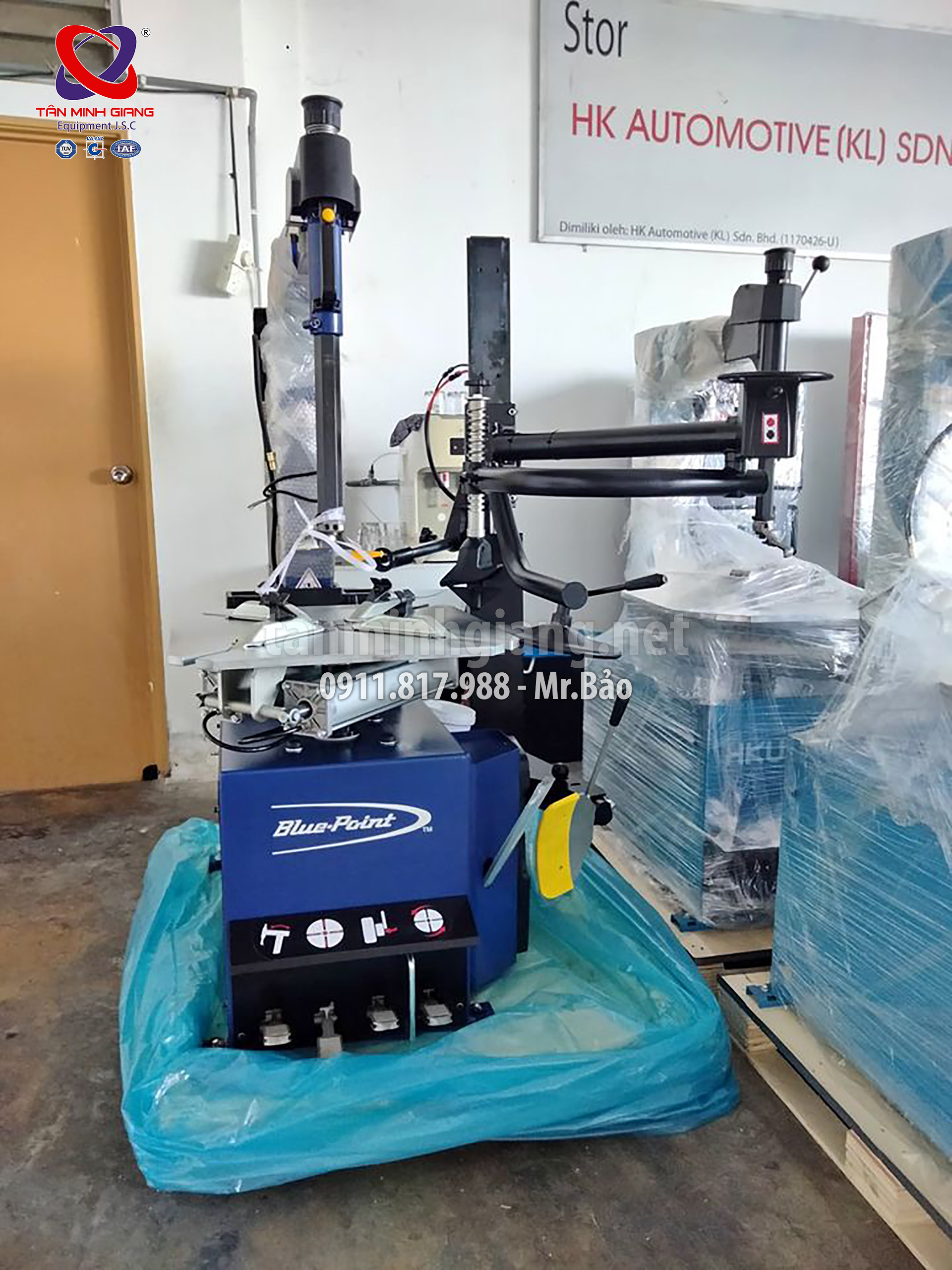 may-ra-vao-lop-blue-point-snap-on-mtc-300-EEWHBP743AC1-1 Máy ra vào lốp có trợ lực Bluepoint - Snap-on MTC 300 (PN: EEWHBP743AC1)