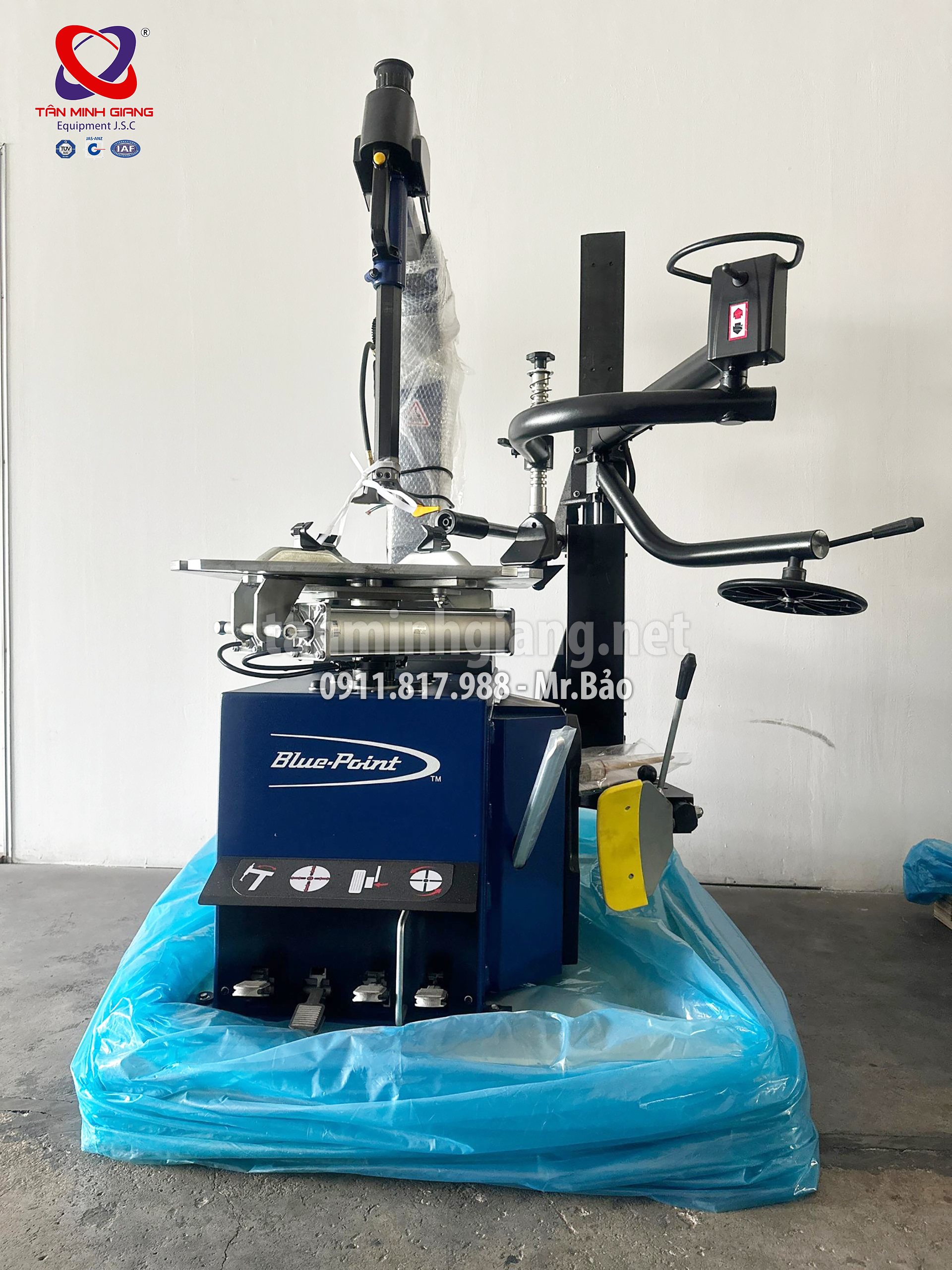 may-ra-vao-lop-blue-point-snap-on-mtc-300-EEWHBP743AC1-3 Máy ra vào lốp có trợ lực Bluepoint - Snap-on MTC 300 (PN: EEWHBP743AC1)