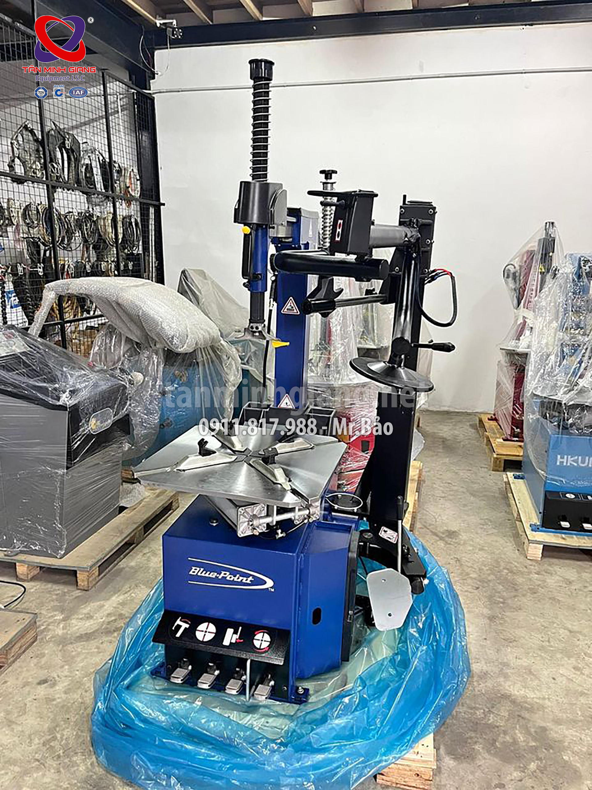 may-ra-vao-lop-blue-point-snap-on-mtc-300-EEWHBP743AC1 Máy ra vào lốp có trợ lực Bluepoint - Snap-on MTC 300 (PN: EEWHBP743AC1)