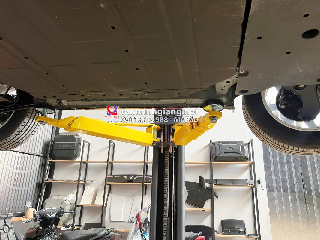 Cầu nâng 2 trụ Weijia DH204YAS - 4 Tấn