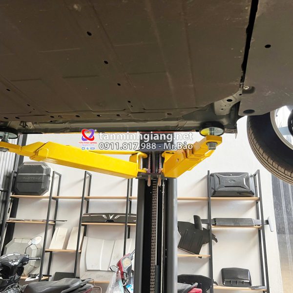 Cầu nâng 2 trụ Weijia DH204YAS - 4 Tấn