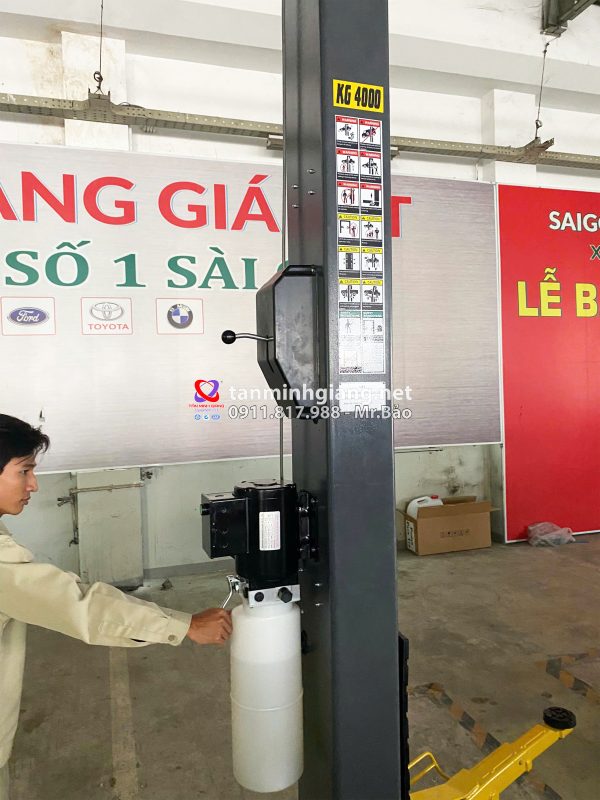 Cầu nâng 2 trụ Weijia DH204YAS - 4 Tấn